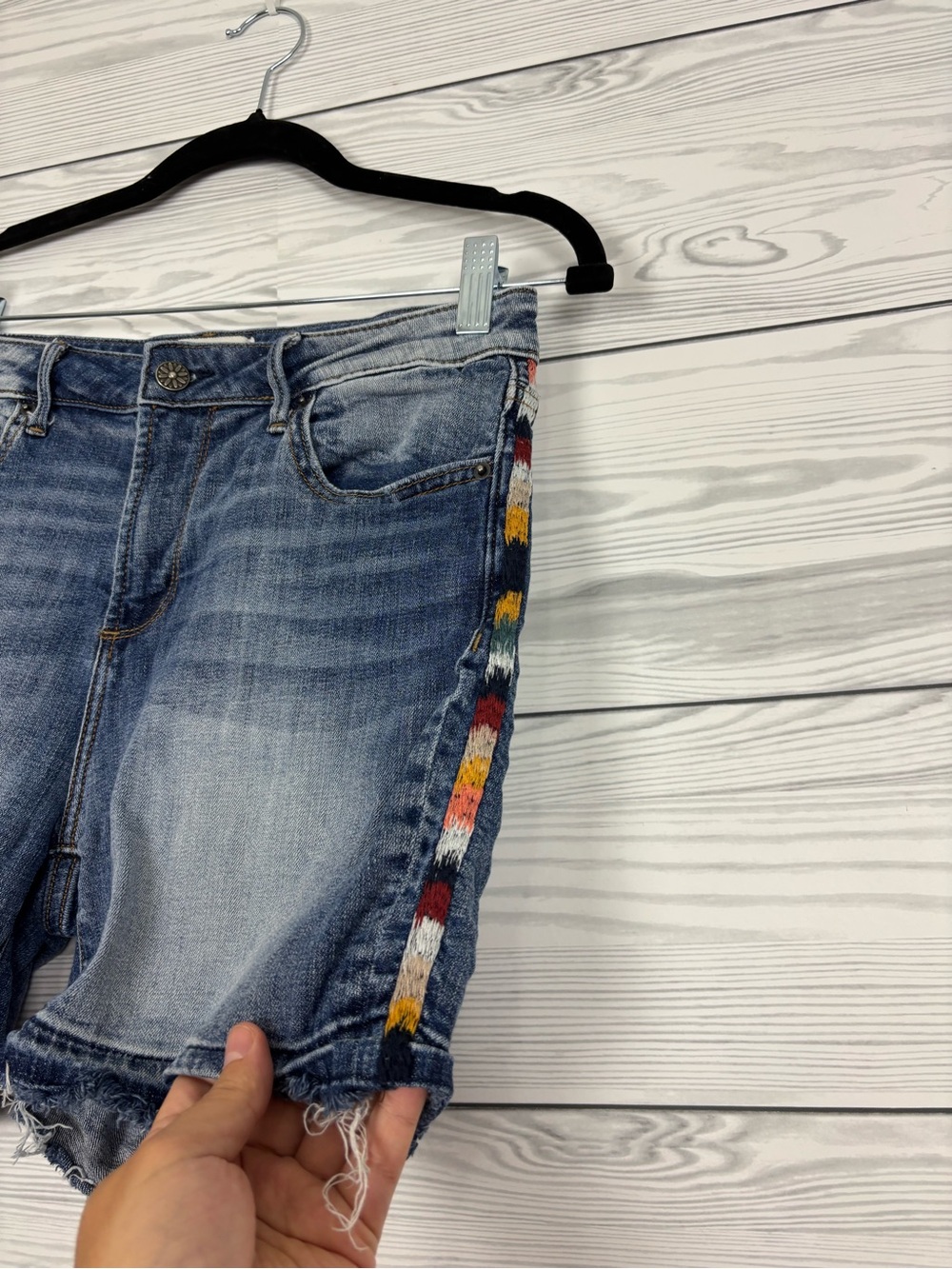 Driftwood Lulu Cherrill embroidered side stripe raw hem denim shorts size 26 - Picture 4 of 11
